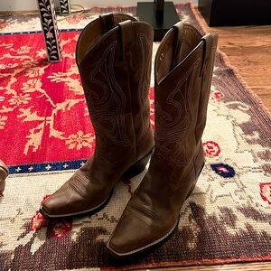 Ladies Ariat Cowboy Boots US 8B Brown with White and Purple Stitching